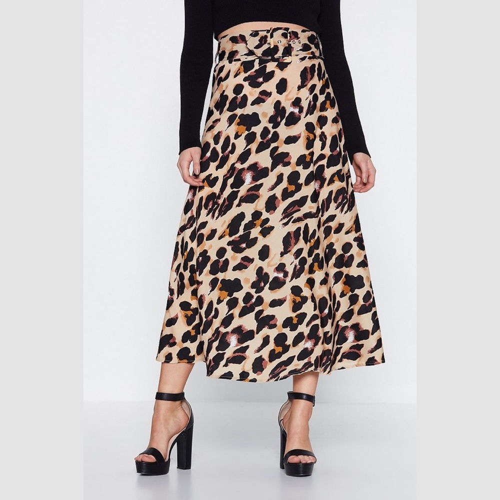 🆕 Leopard Print Belted Midi Skirt Medium
